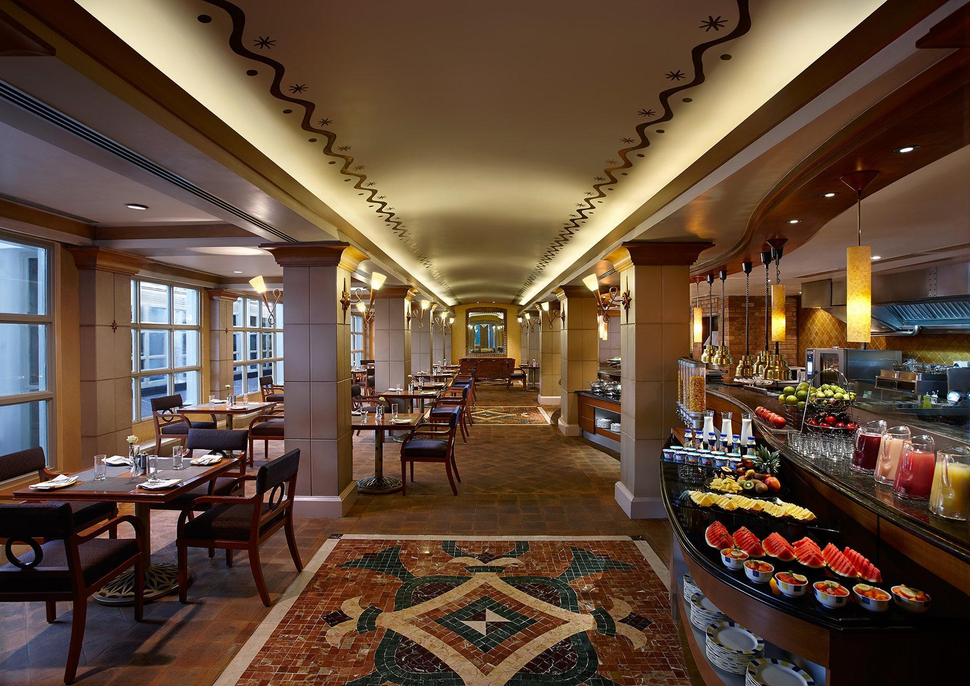 فندق كراون بلازا شيناي أديار بارك المظهر الخارجي الصورة The restaurant